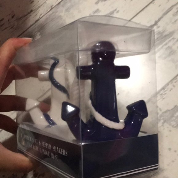 Anchor salt and pepper shaker - Picture 2 of 3